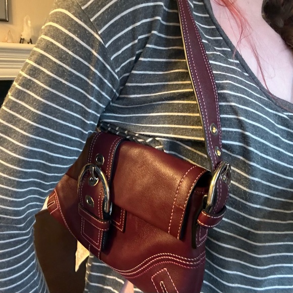 Vintage Coach Burgundy SoHo Buckle Shoulderbag - Picture 12 of 12
